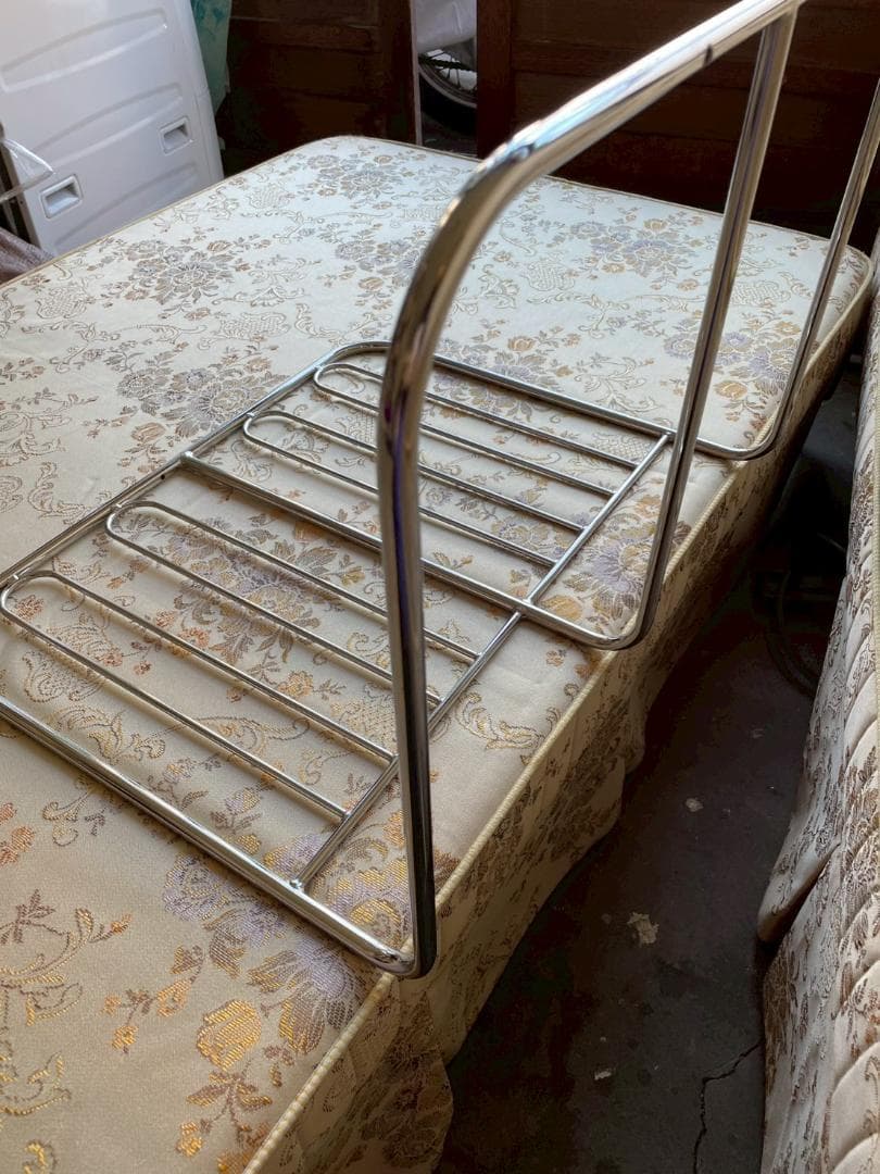 シモンズ 電動ベッド（2） シングル ポケットコイルマットレス付 動作確認済み