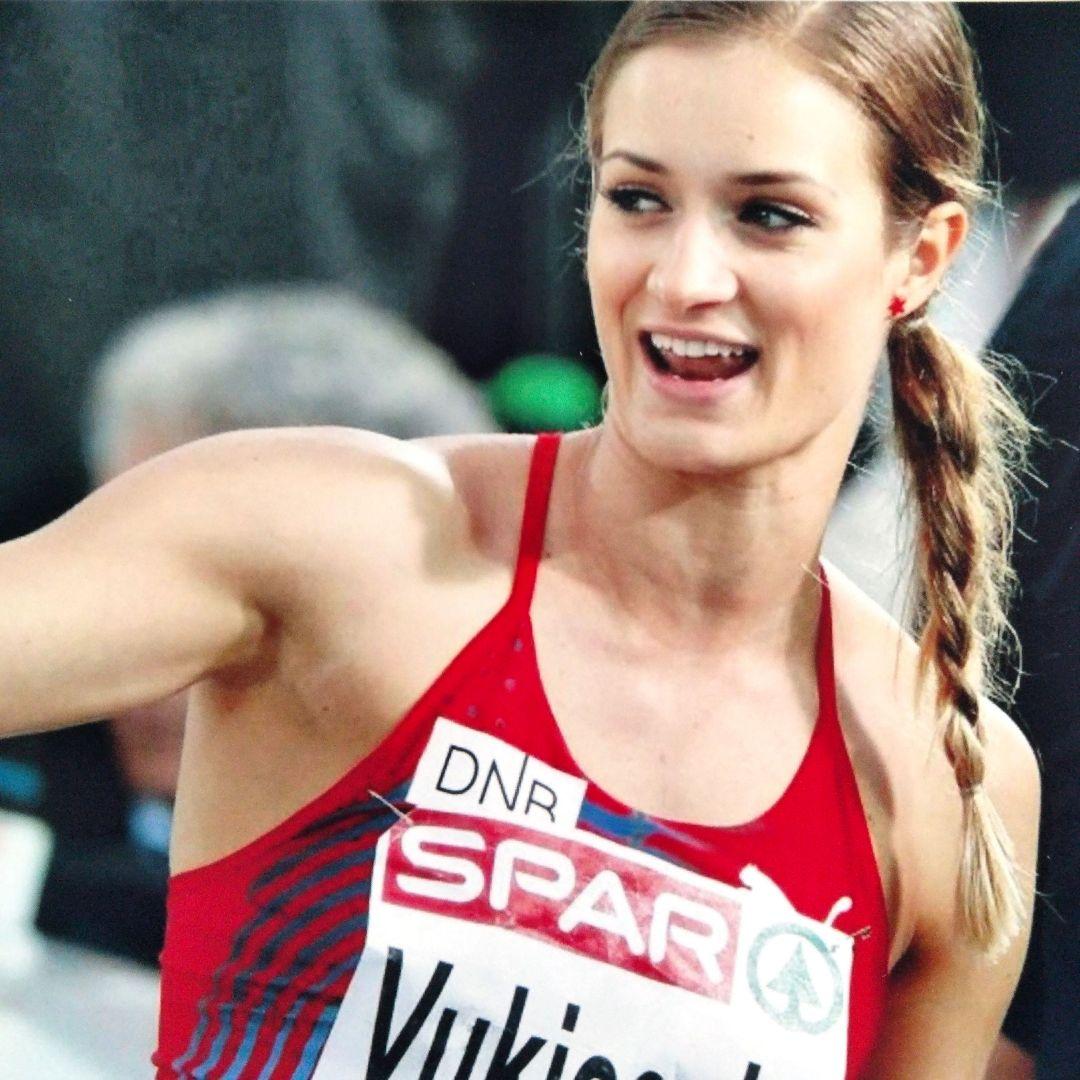 クリスティナ・ブキチェビッチ直筆サイン入り超大型フォト…美人アスリート…