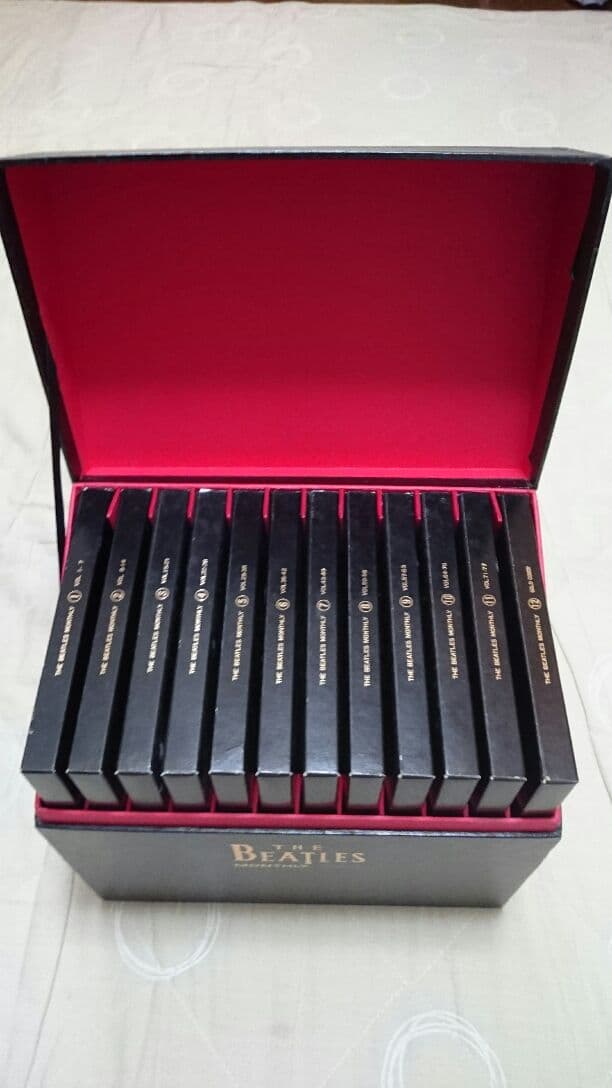 ビートルズ ドキュメンタリー本 英国発行ファンブック 1刊から77刊まで全て