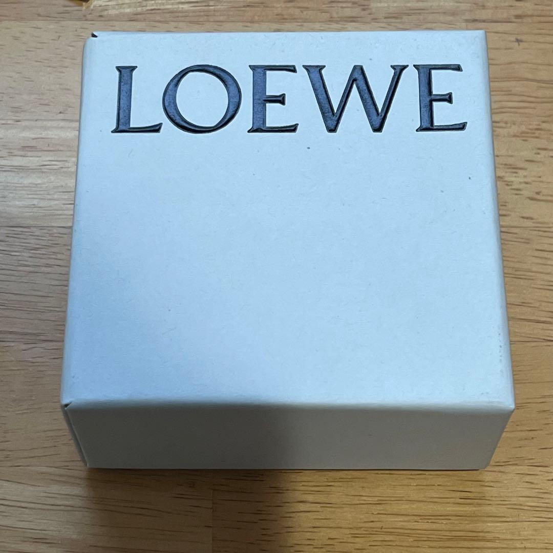 人気　品薄　LOEWE ロエベ　 ツイスト カーフ バングル　黒　ブラック　ロゴ