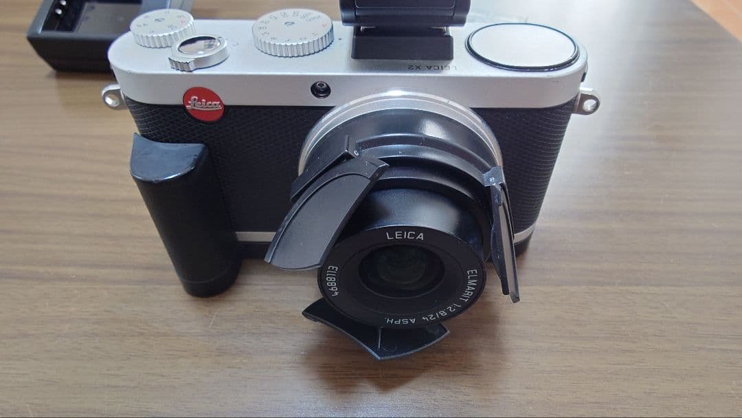 LEICA x2 デジタルカメラ