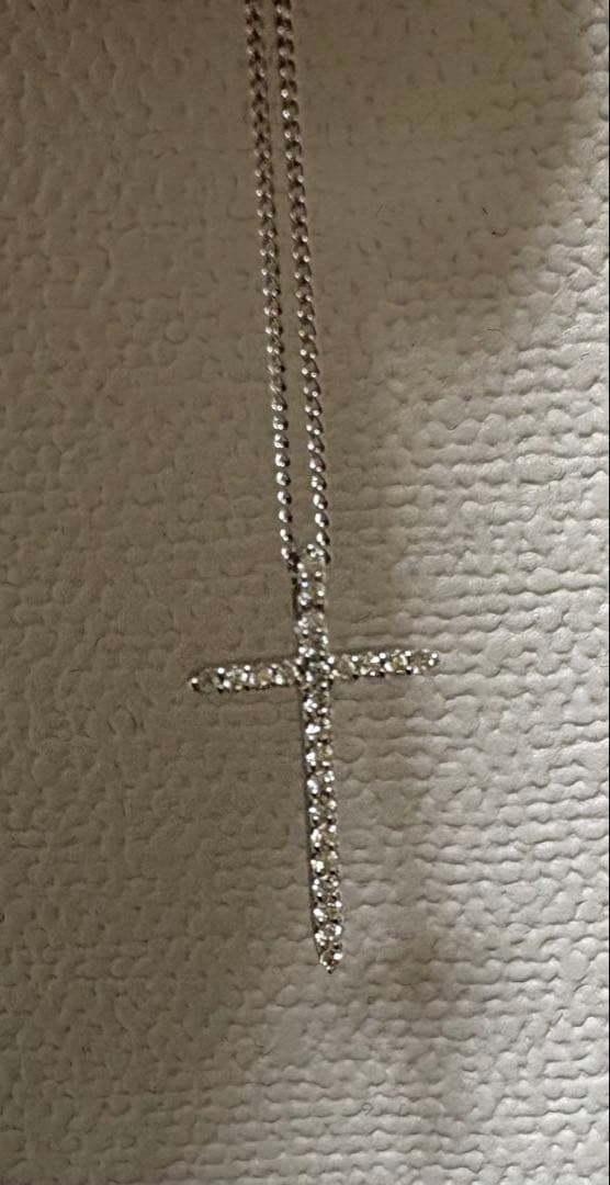 エステール　ダイヤクロスネックレス