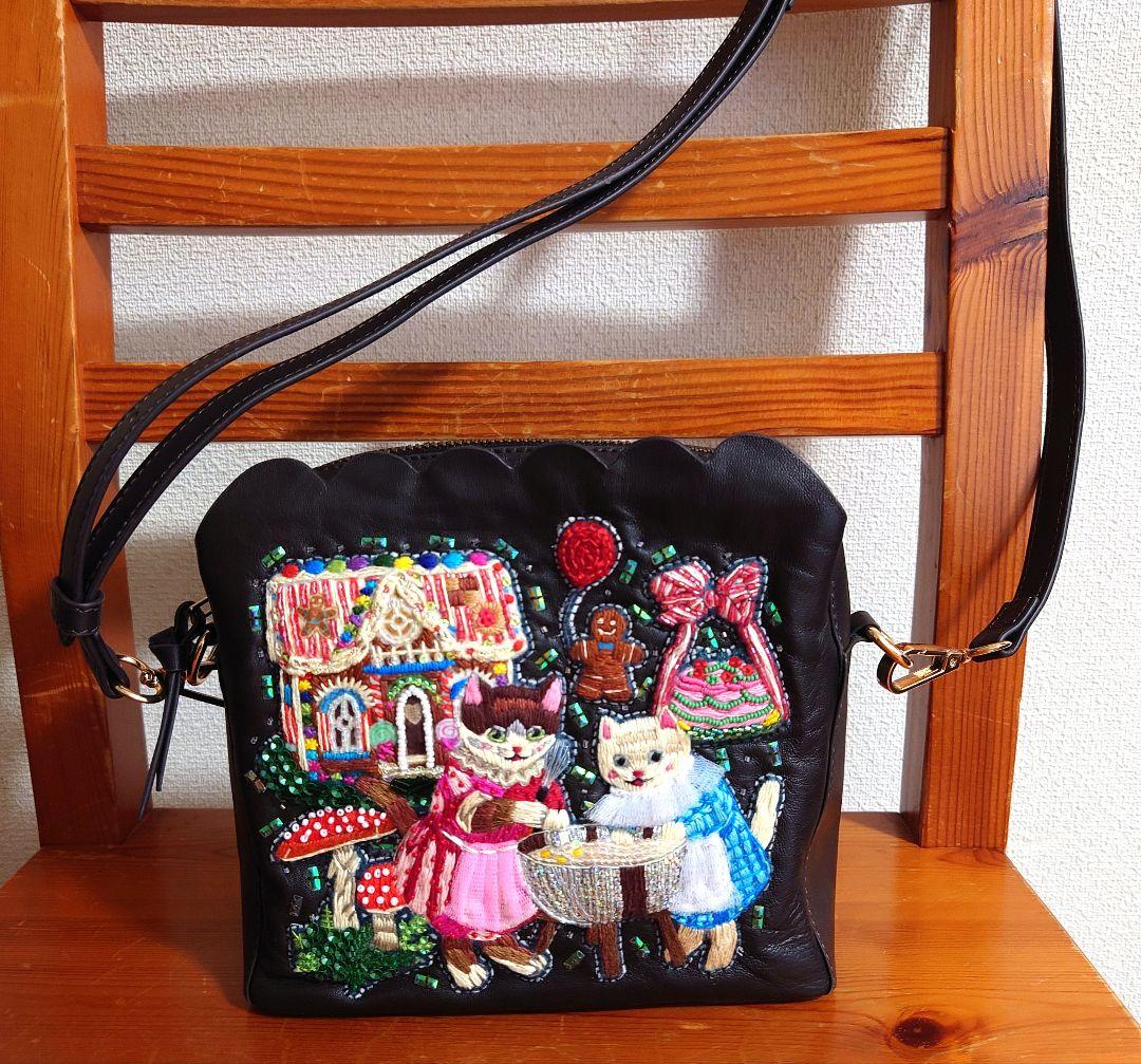 タマオワールド猫の刺繍ショルダーバック