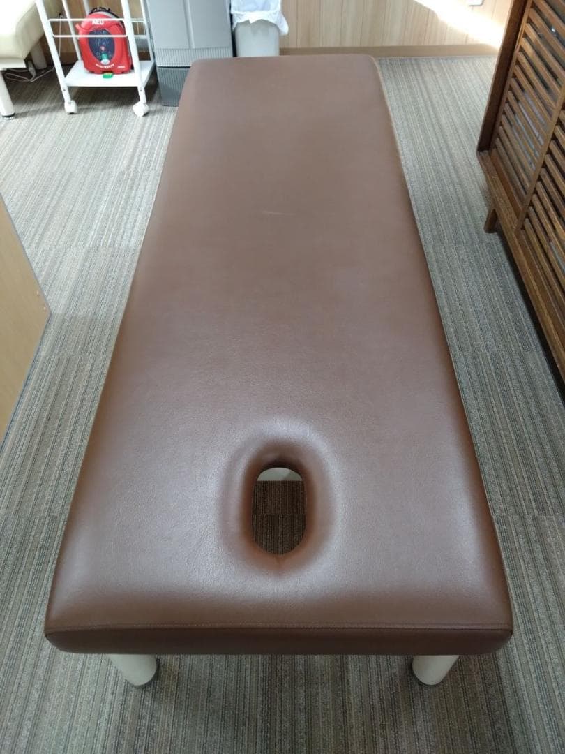 ベッド（Takada 有孔手動式ハイローベッド）引取の場合12,000円引き