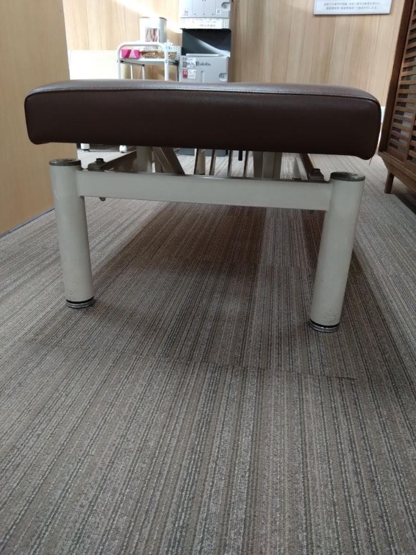 ベッド（Takada 有孔手動式ハイローベッド）引取の場合12,000円引き