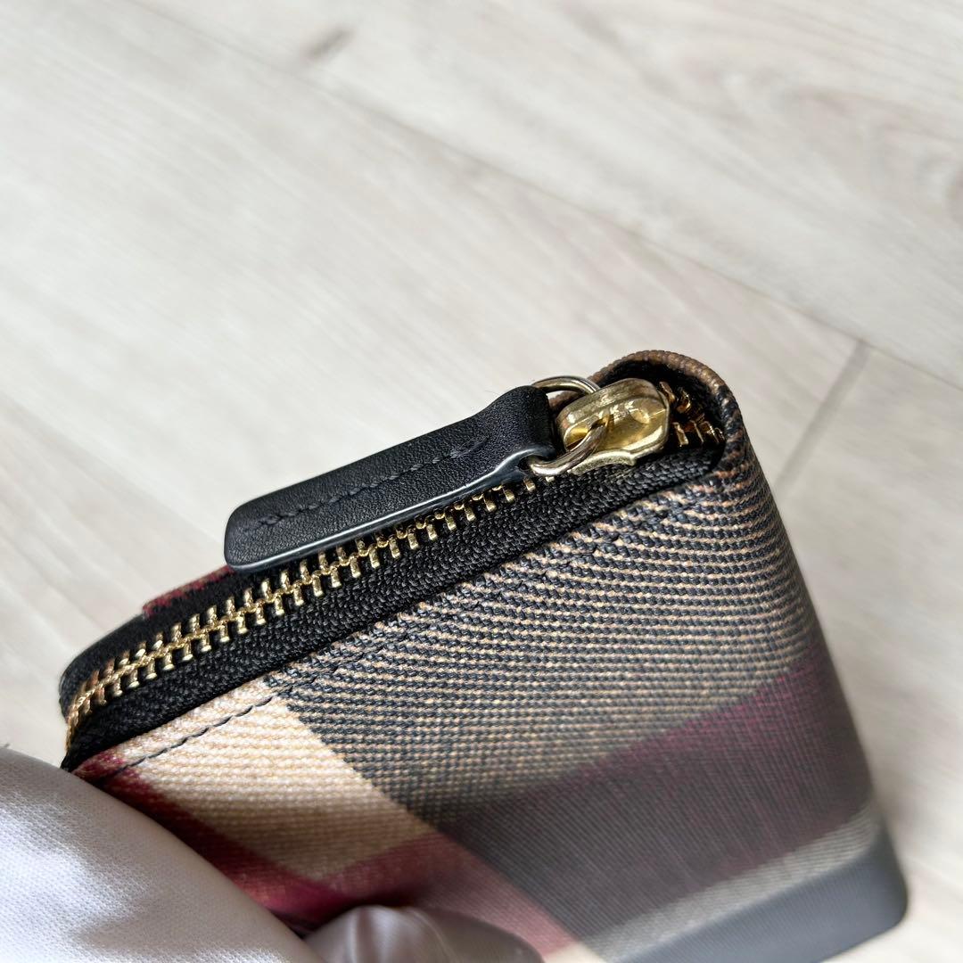 【美品】ブルーレーベルクレストブリッジ 長財布 ラウンドファスナー チェック黒赤