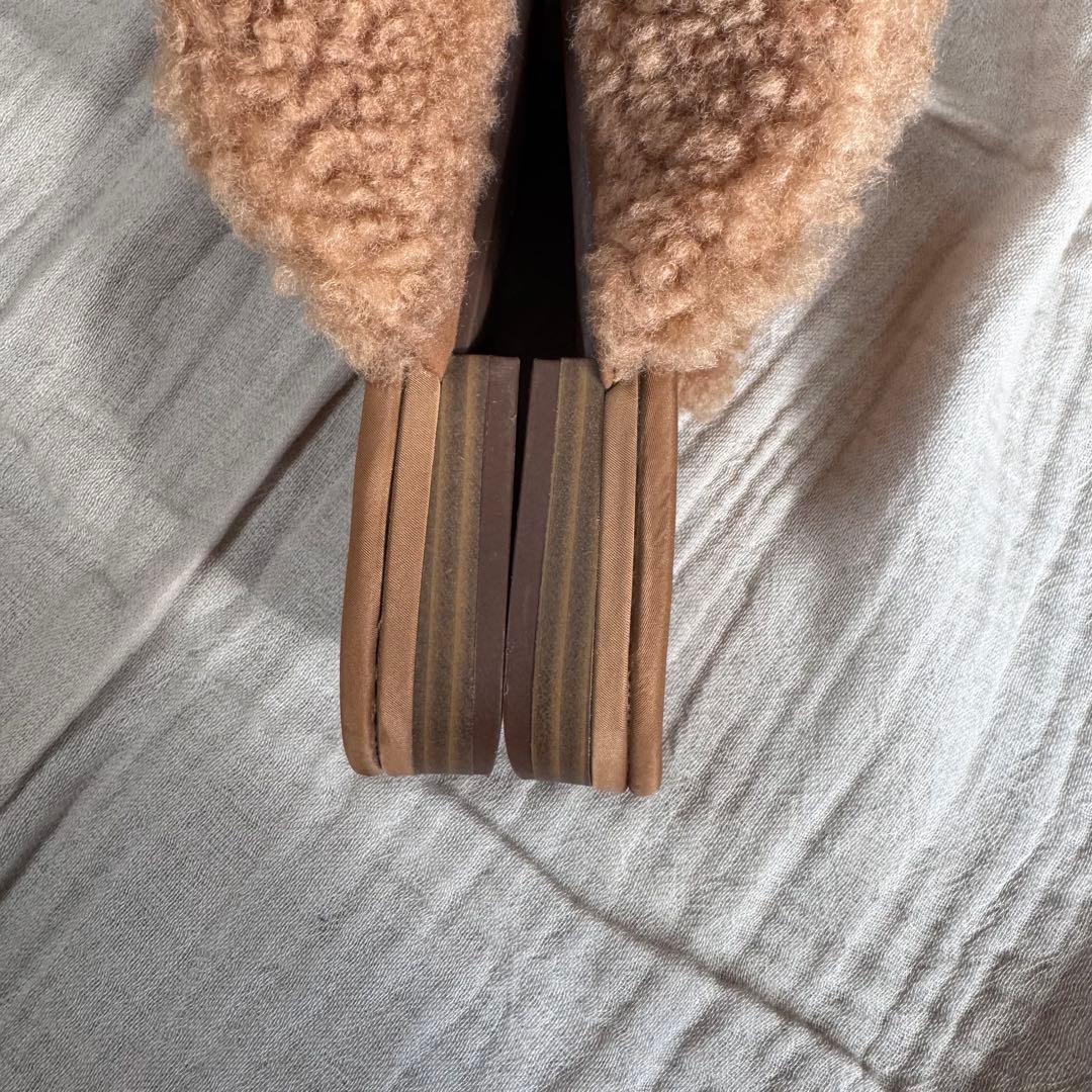 美品　UGG アグ　ジャナヤコージーミュール　サンダル