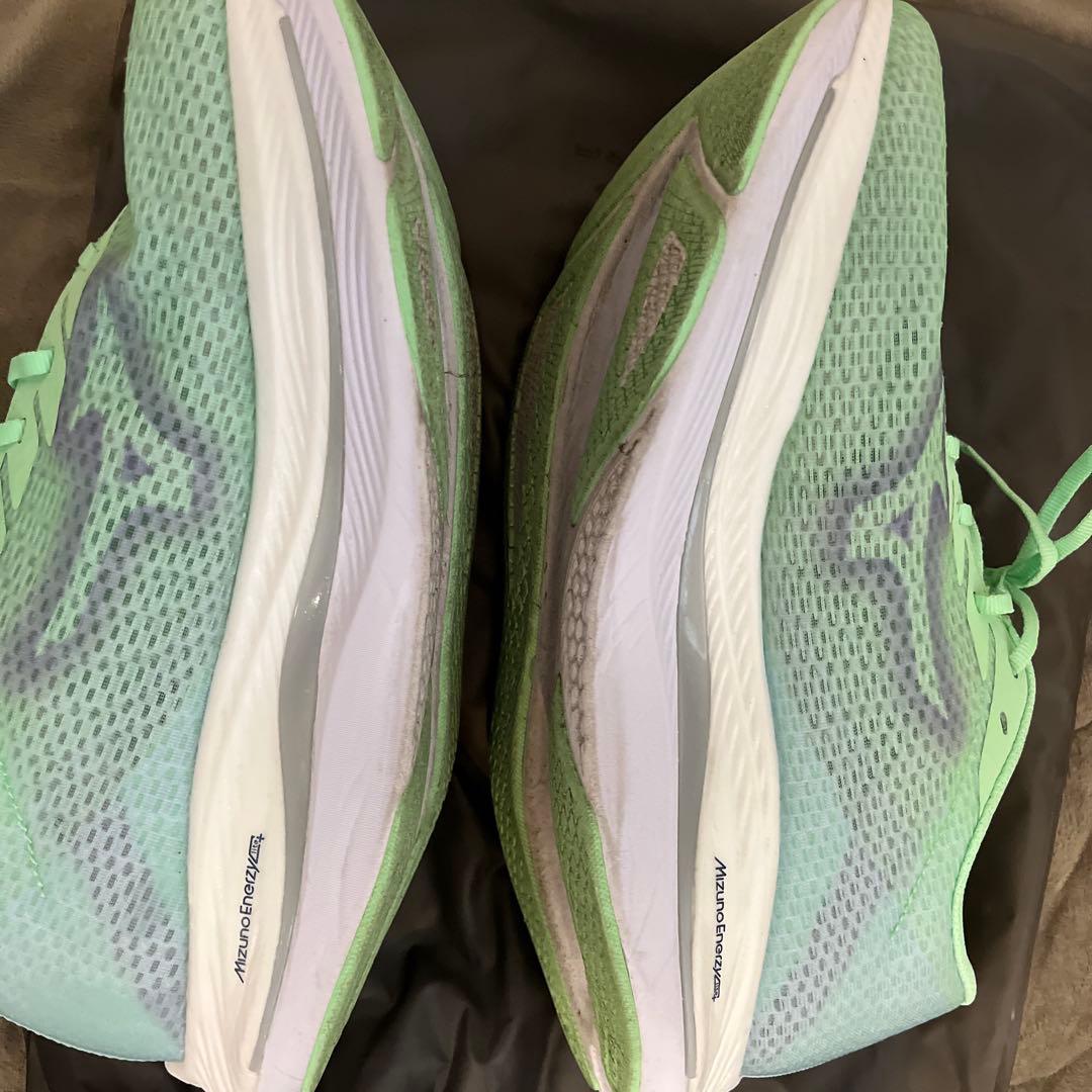 美品ミズノWAVE REBELLION FLASH2 28㎝