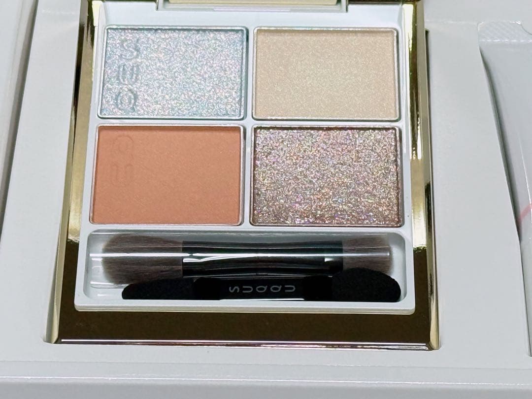 SUQQU メイクアップ キット　光飾 (2025 ホリデー コレクション)