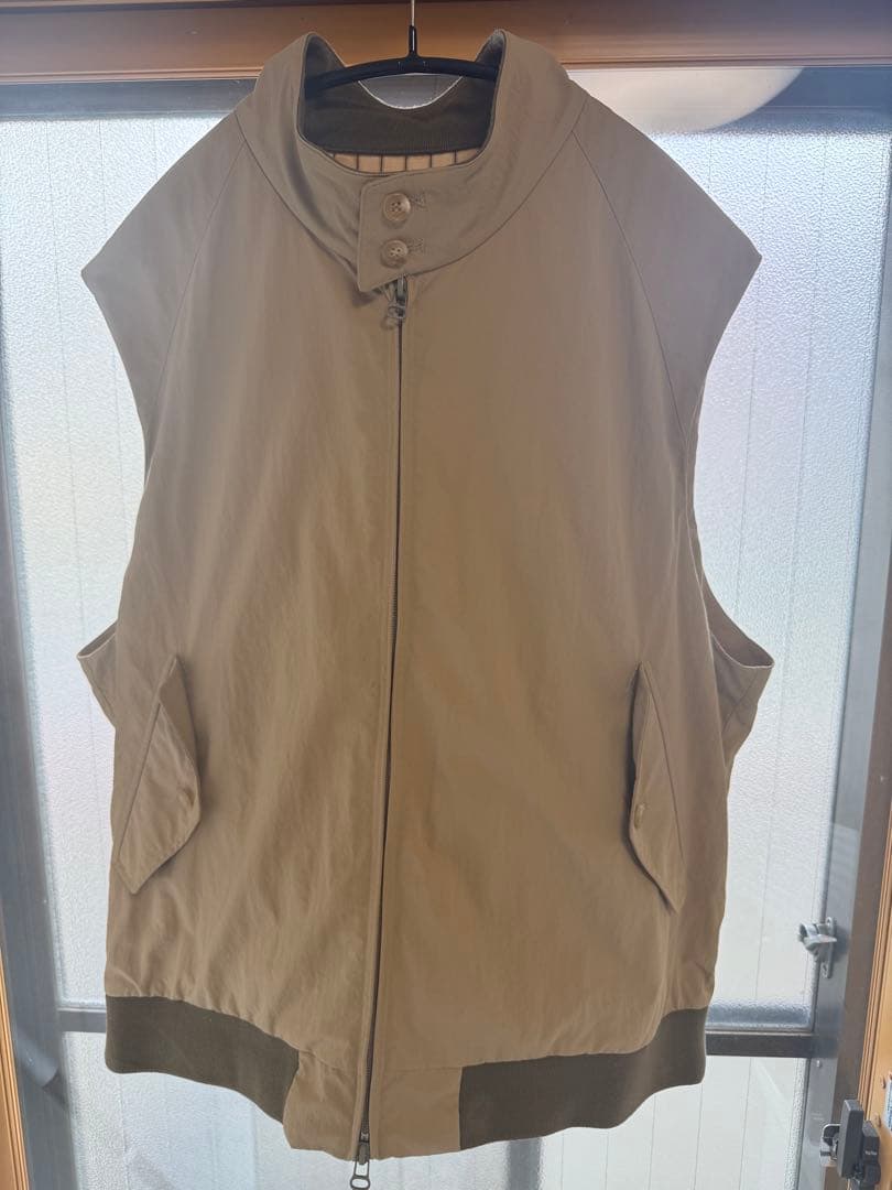 Unlikely Anything Golf Vest ベージュ