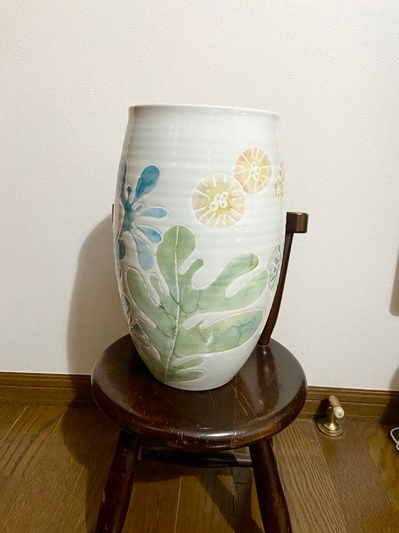 大東アリン　大きな花瓶　壺