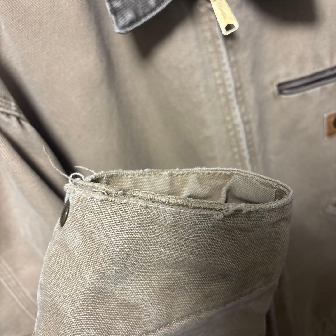 カーハート　デトロイトジャケット　ベージュ