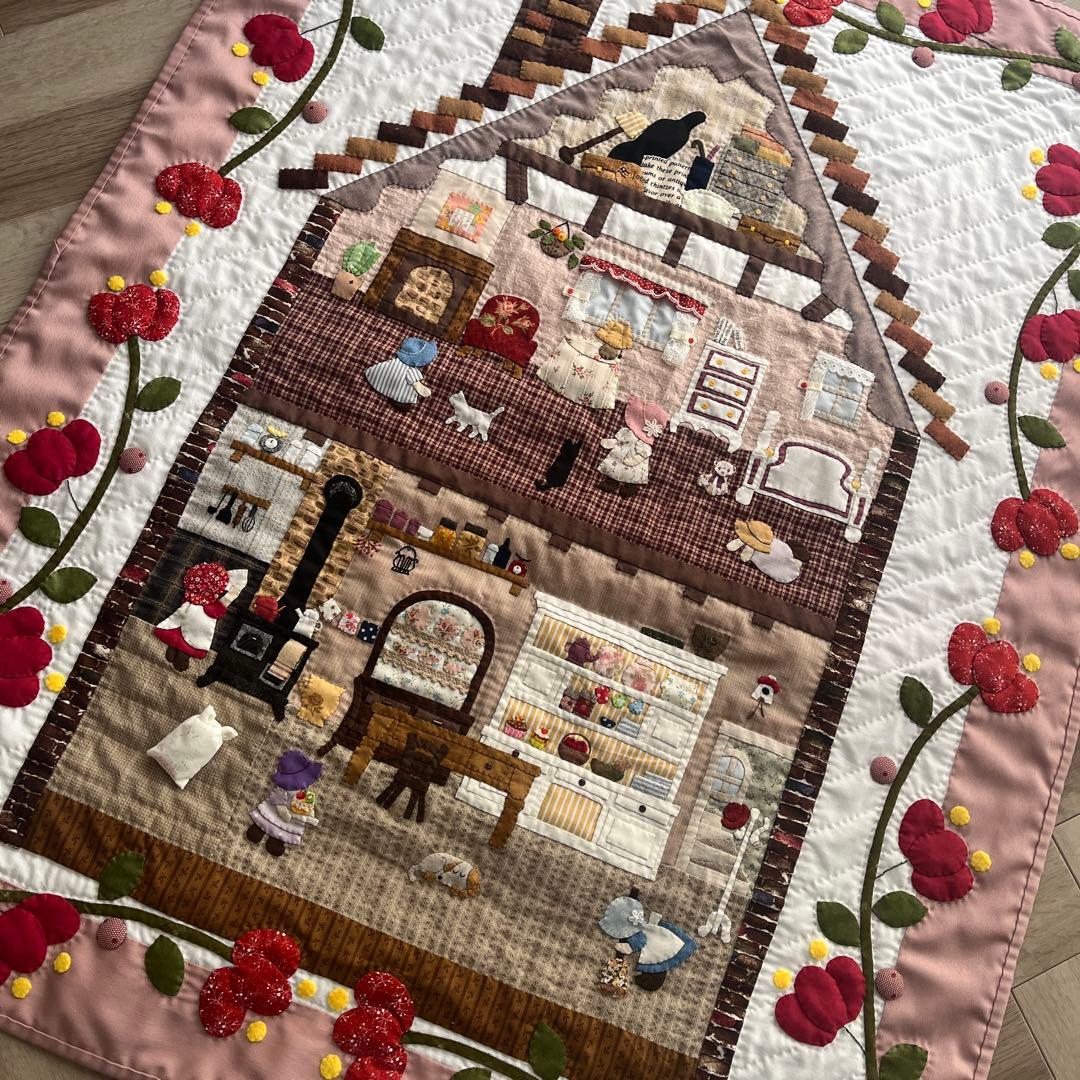 パッチワークタペストリー　ハウスのキルト