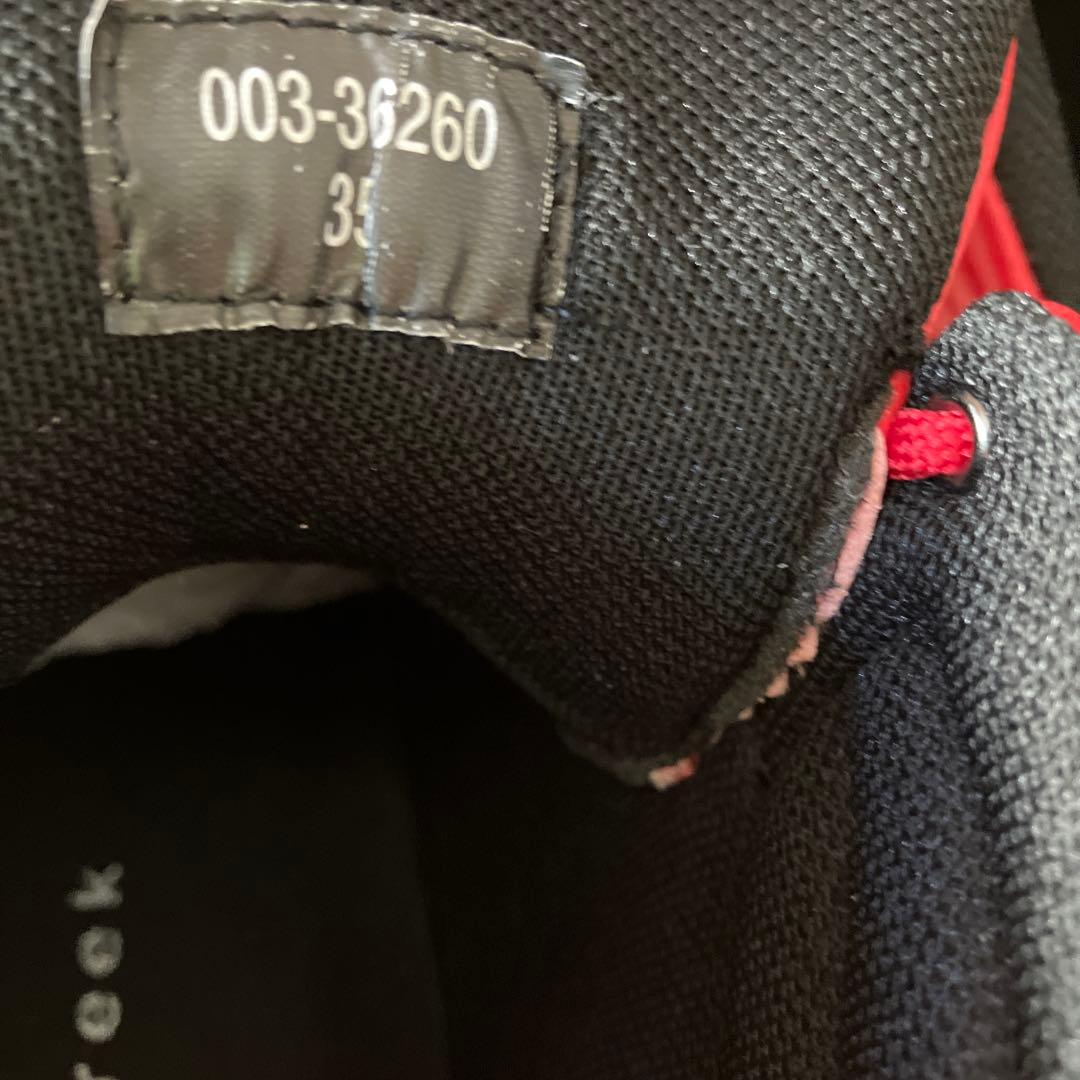 ヒールクリークスニーカーレディース レッド ハイカットVibramソール　ゴルフ