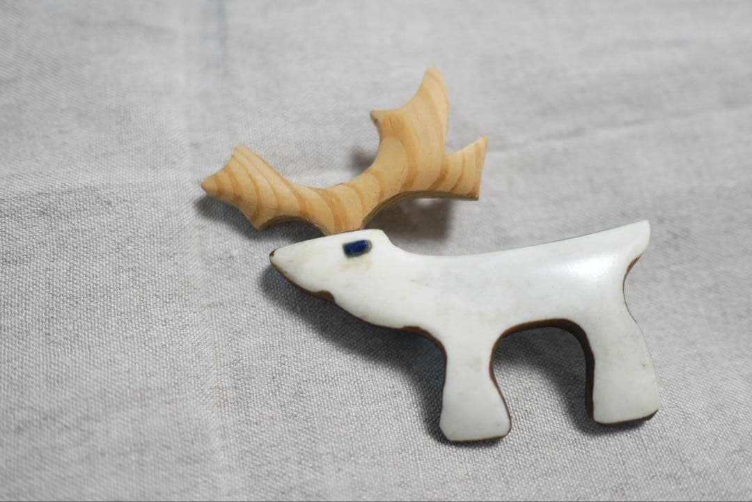 45rpm トナカイモチーフ　ブローチ　新品