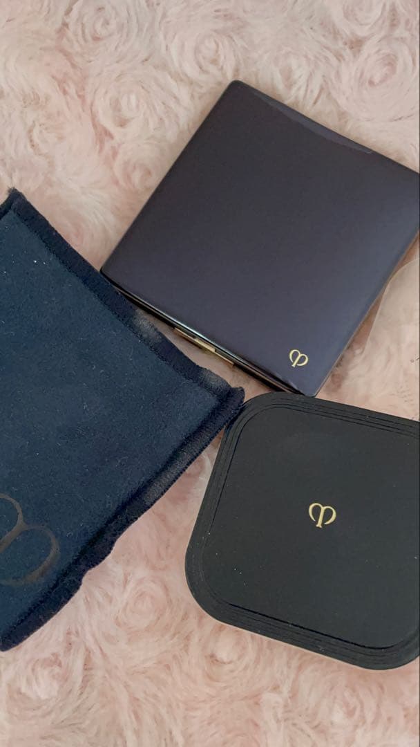 クレドポーボーテ　プードルコンパクトエサンシエル　（エレガントスリム）