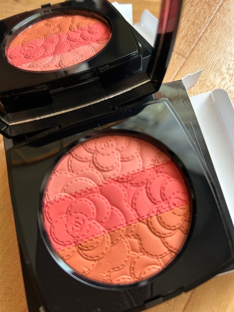 CHANEL カメリアフトゥーラ　ブラシ付き