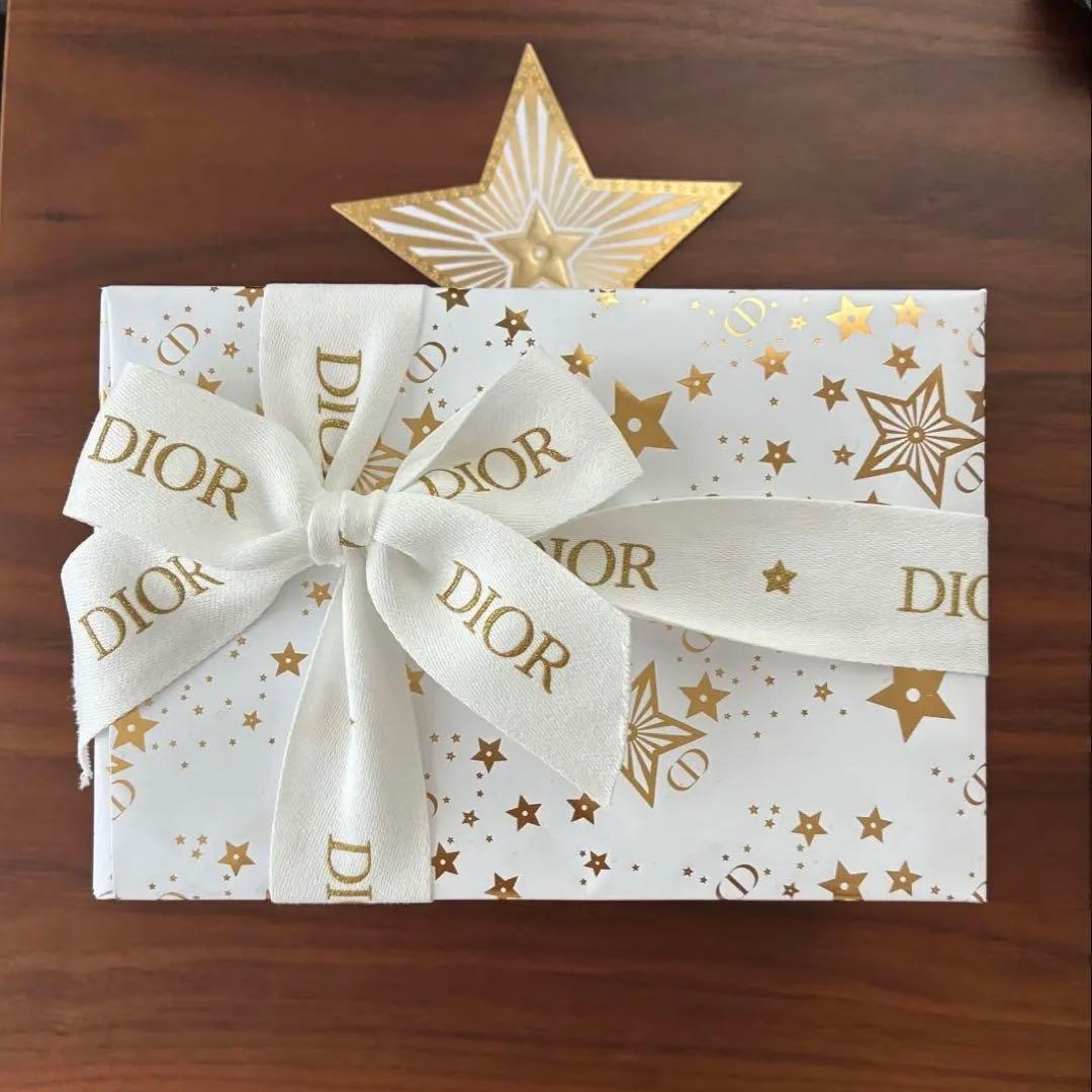 ディオール クリスマスプレゼント　ホリデー オファー2025 限定　ラッピング