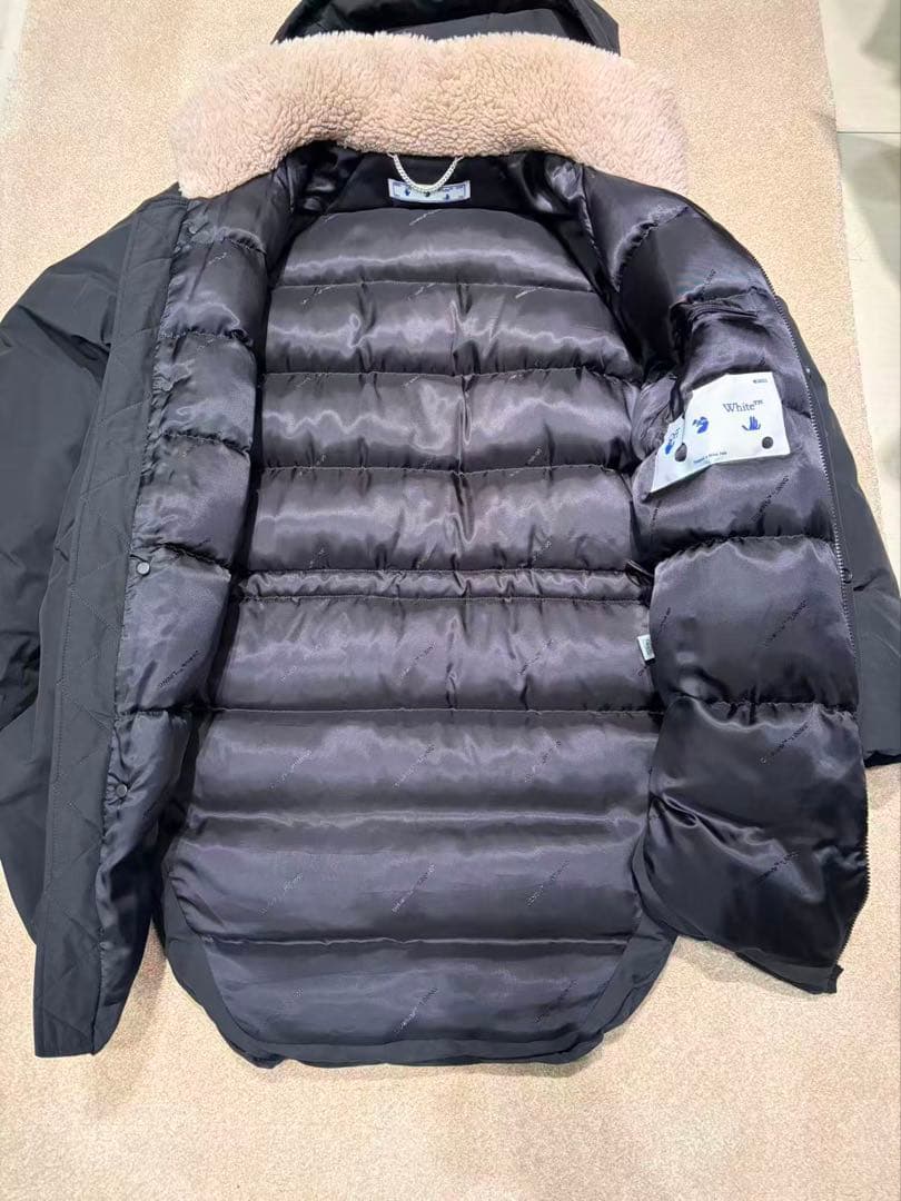 Off-White ブラック ダウンジャケット