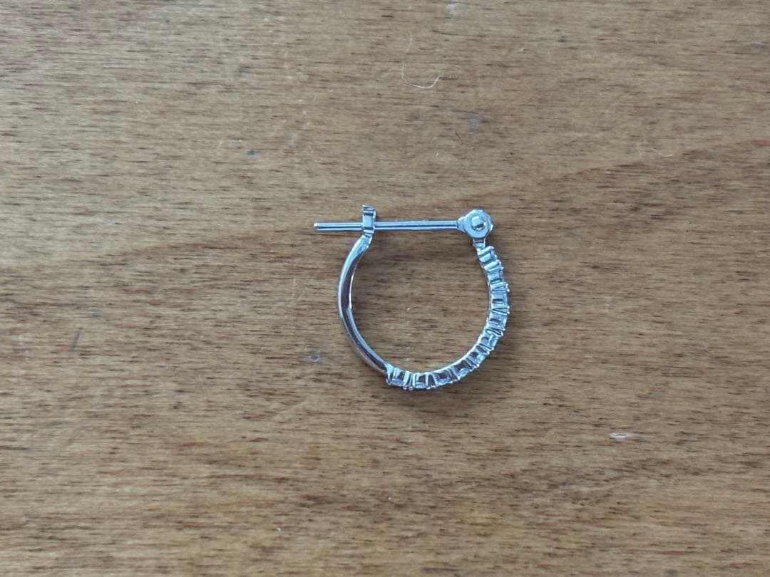 美品　プラチナダイヤモンドピアス　片耳のみ⭐︎ニコちゃん