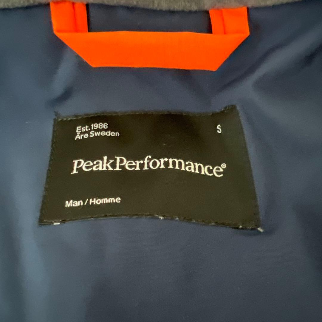 ピークパフォーマンス　スキースノボーウェアSサイズ上下セット