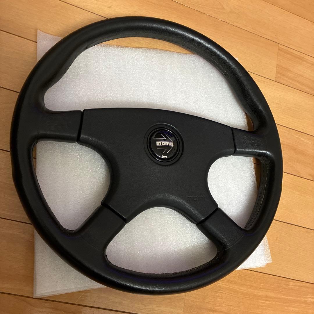 MOMO モモギブリ4 ステアリング 直径約35㎝