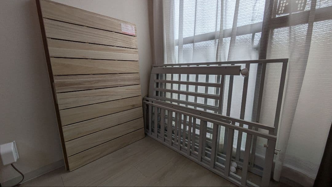 ベビーベッド ハイタイプ 床板すのこ 【カトージ(KATOJI)】メリー付き