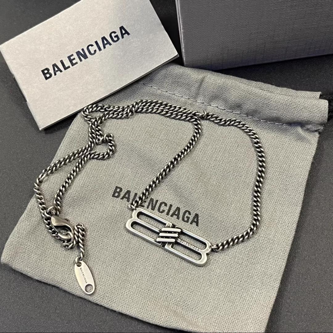 BALENCIAGA シルバー ロゴネックレス 美品