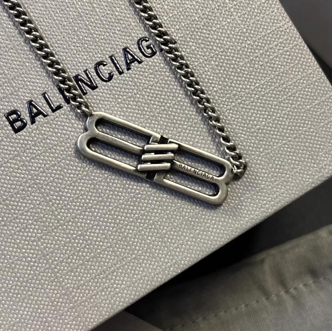 BALENCIAGA シルバー ロゴネックレス 美品