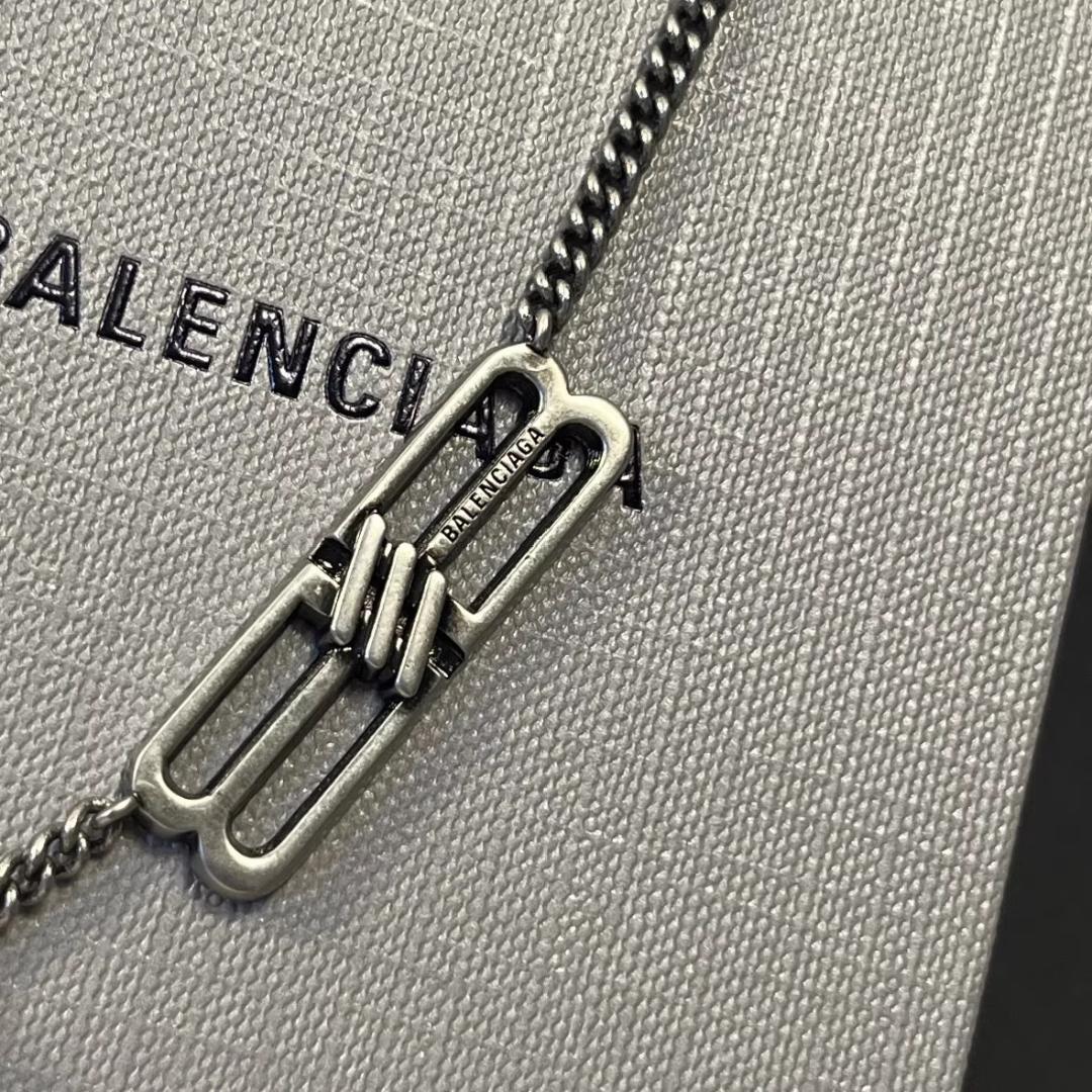 BALENCIAGA シルバー ロゴネックレス 美品