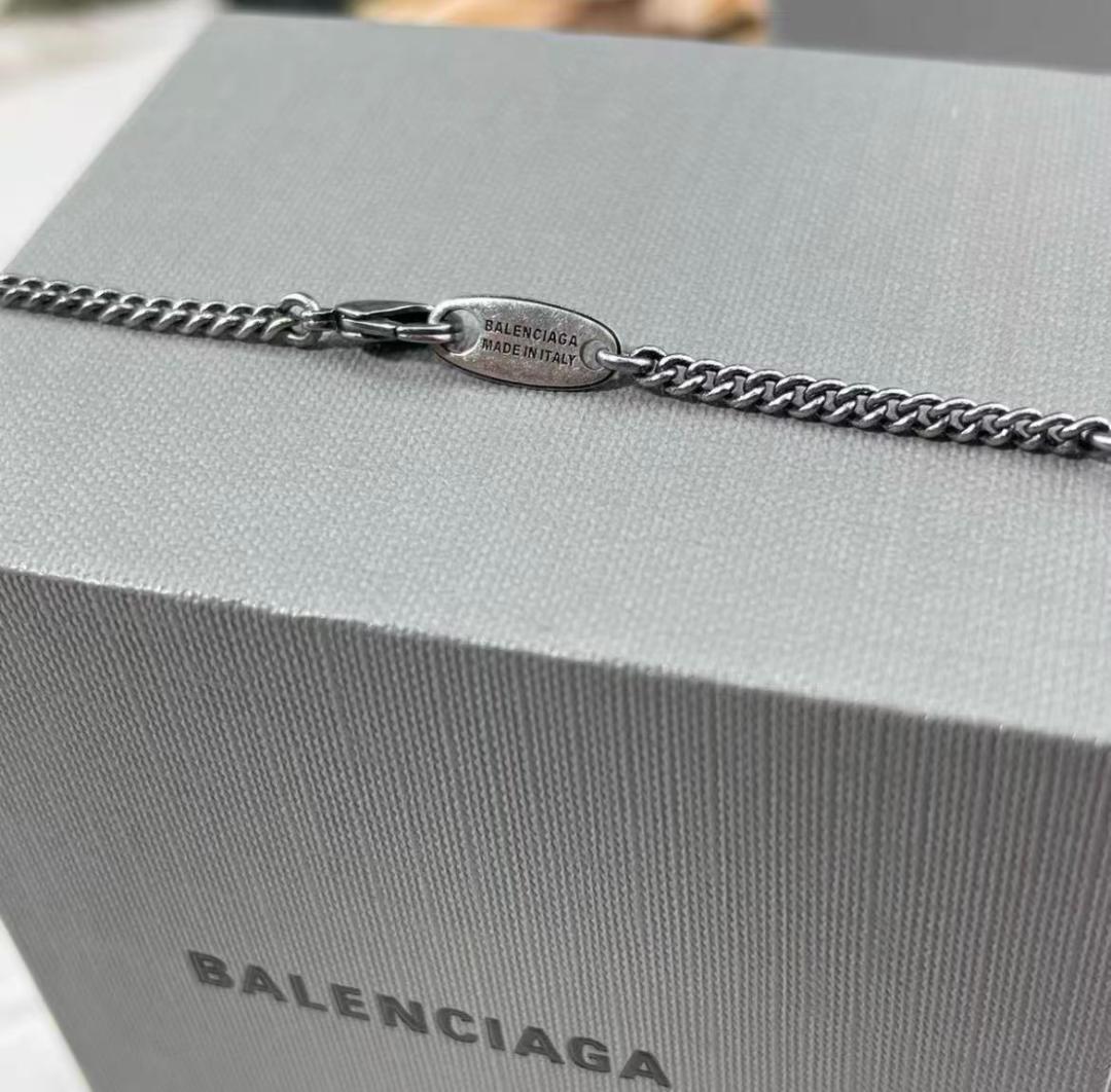 BALENCIAGA シルバー ロゴネックレス 美品