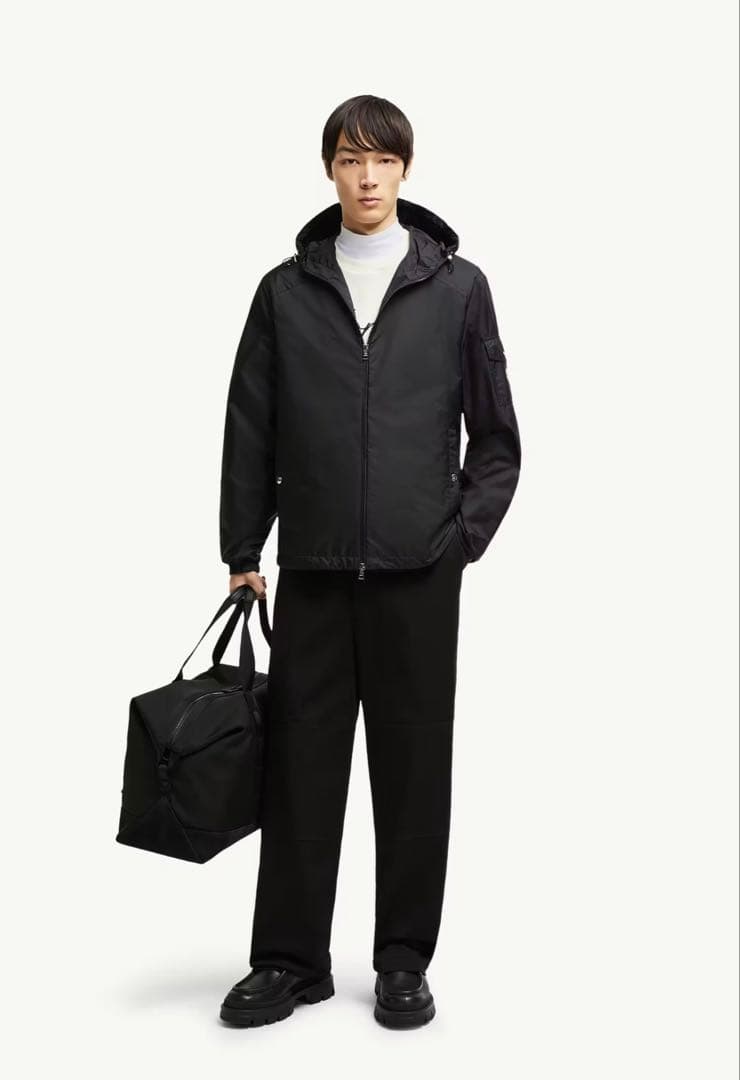 Moncler ネイビー　ナイロンジャケット　破格