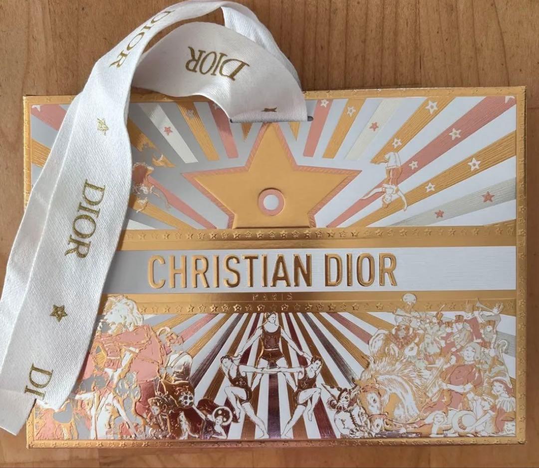 新品　ディオールスキン フォーエヴァー グロウ ルミナイザー 001