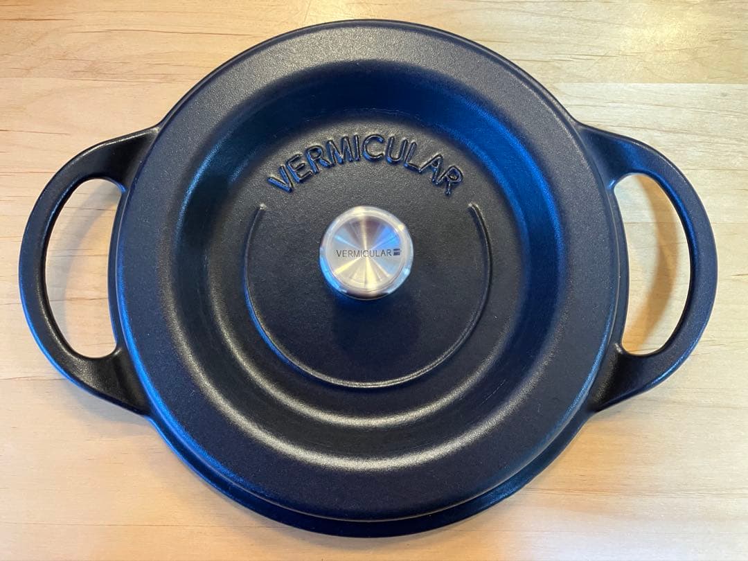 m*.様 VERMICULAR 鍋 ブラック 直径 22cm バーミキュラ 両手