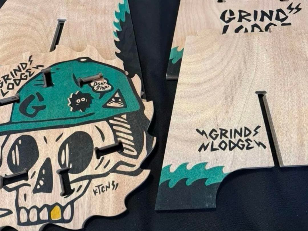 GRINDLODGE スツール グラインドロッジ　ソースツールのフクロ付き