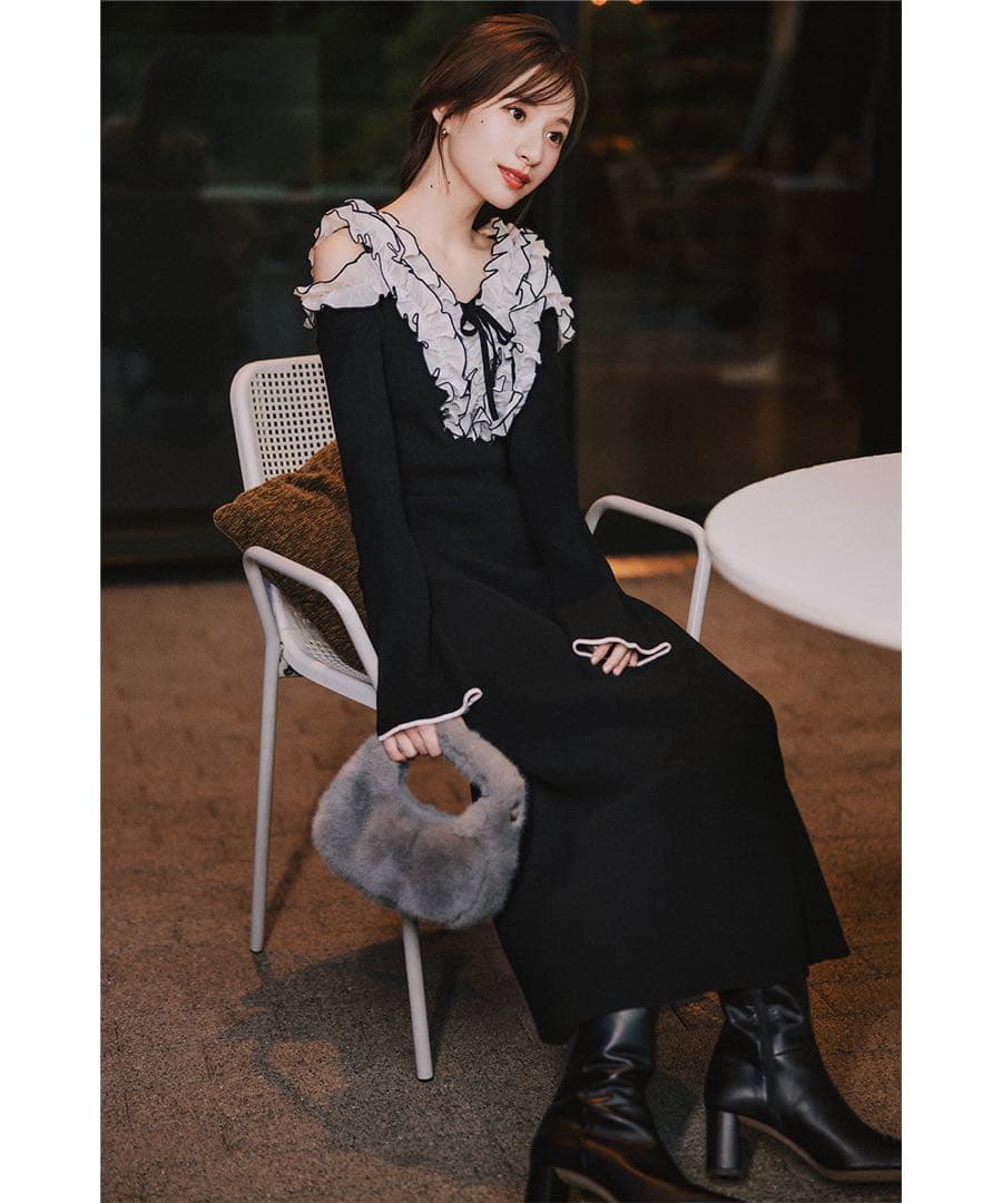 LILLIAN CARAT☆バイカラーフリルニットワンピース