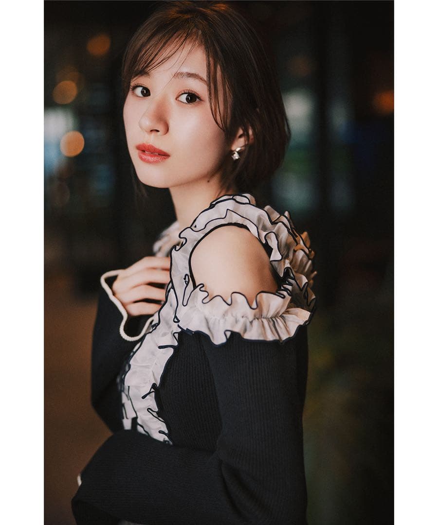 LILLIAN CARAT☆バイカラーフリルニットワンピース