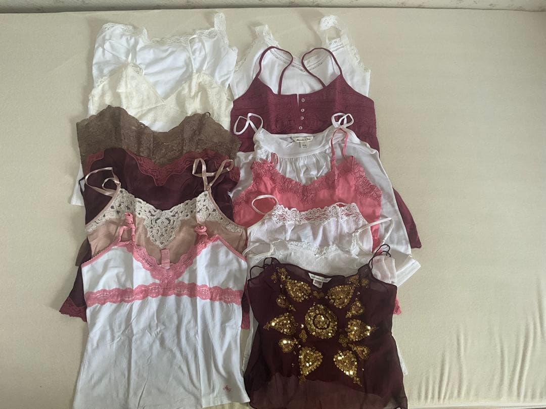 まとめ売り！アバクロ　キャミソールタグ付き有り　キャミ28枚と重ね着6枚