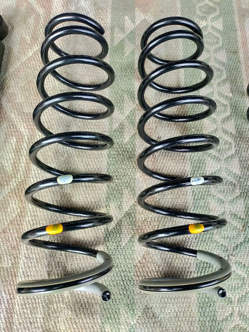 ジムニー　JB64 純正サスペンション　1台分　新車外し