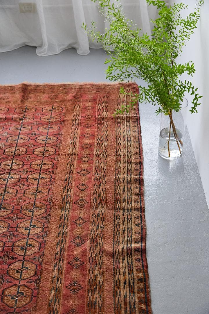 アンティークラグ　トルクメン族 エルサリ（189×135cm）赤　黒　茶