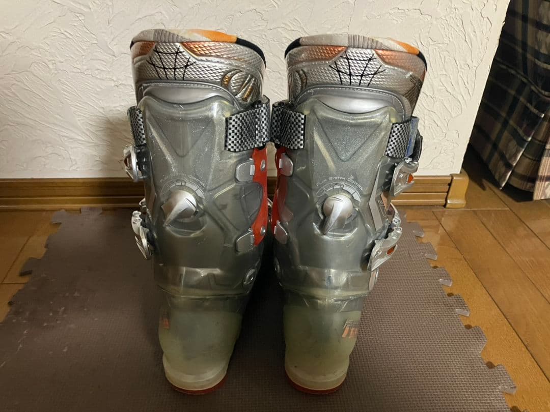 TECNICA　テクニカ　スキーブーツ　28cm〜28.5.5cm 足幅広め