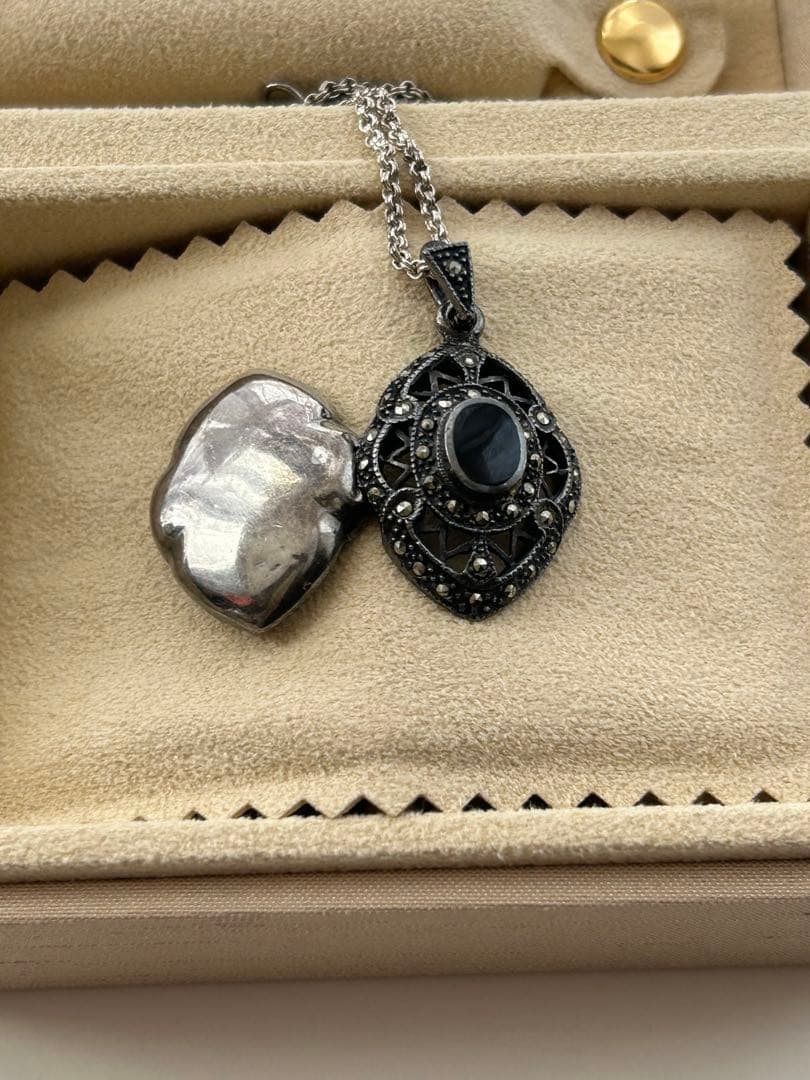 アンティーク　シルバー925ロケットペンダント