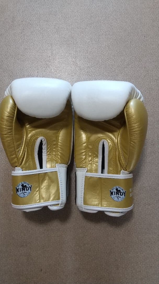 本革製WINDYボクシンググローブ 10oz 白&金 キックボクシング