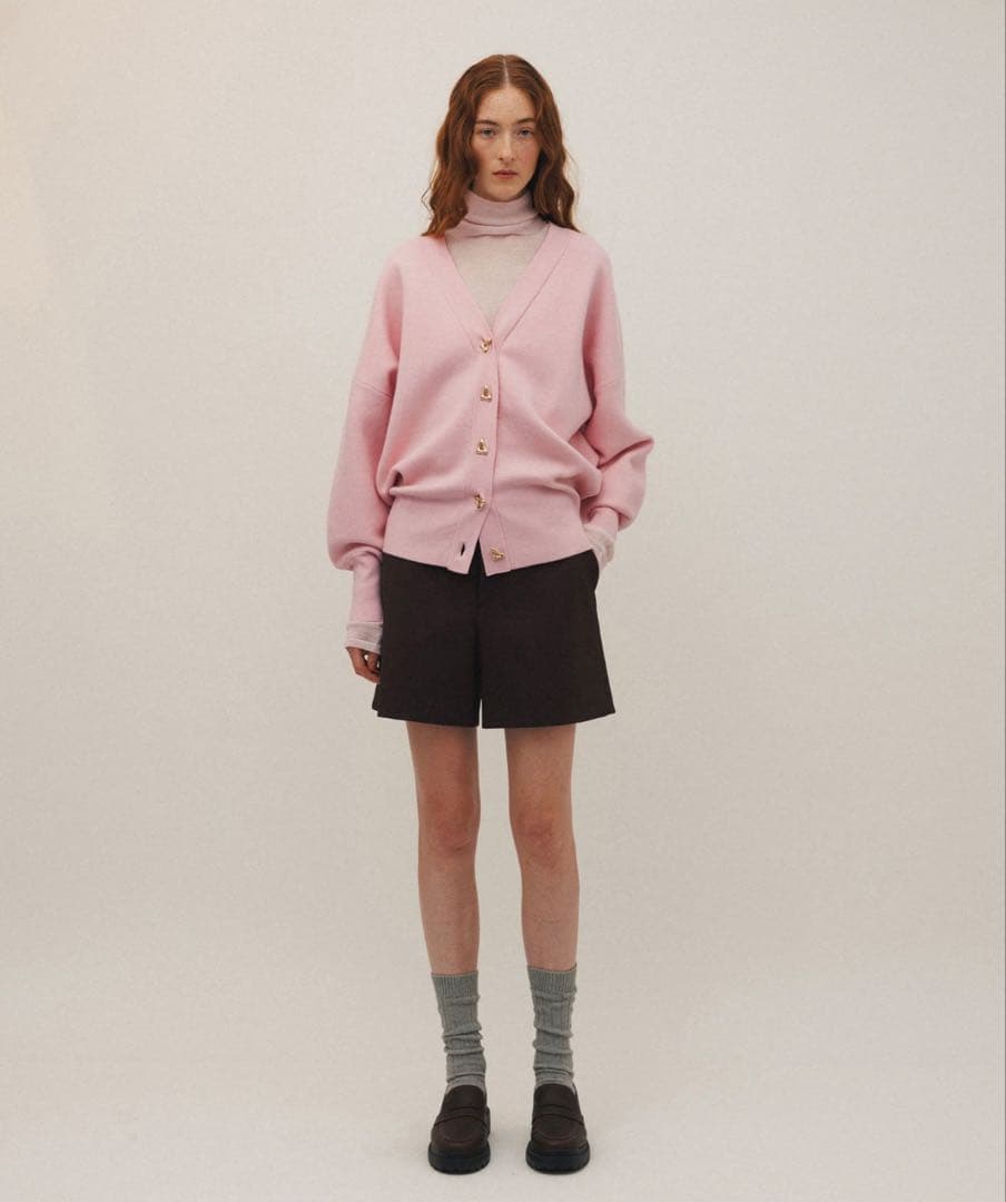 新品 アダムエロペ　トライアングルボタンミドルカーディガン　ブルー　長袖　ピンク