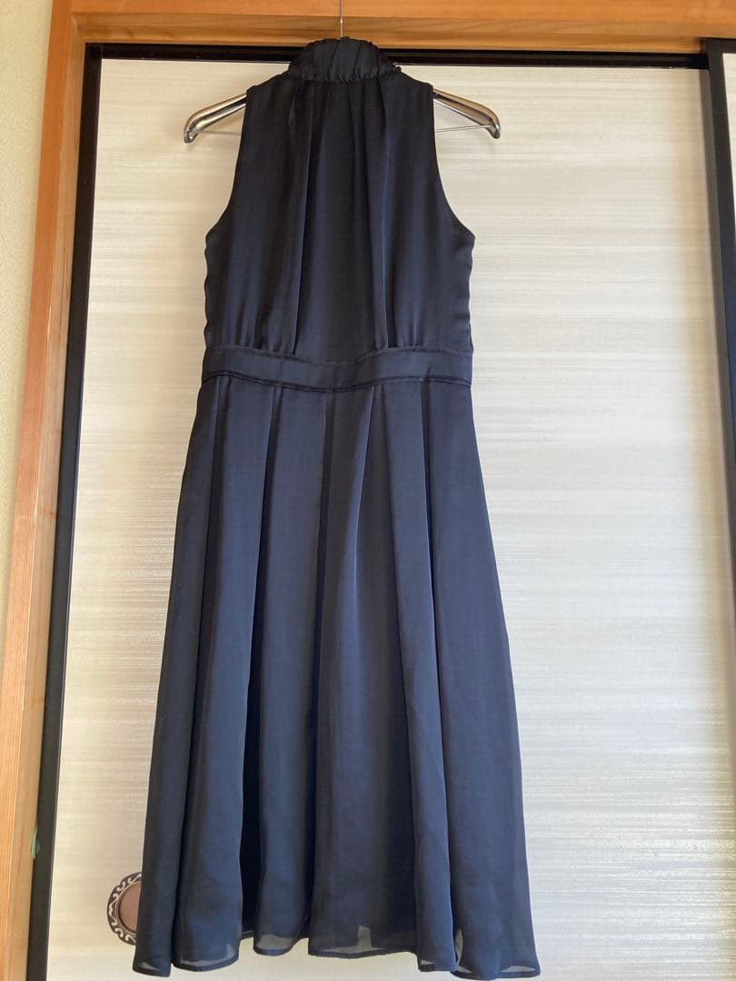 ウキエANAYI ノースリーブ ブラックドレス リボン付き