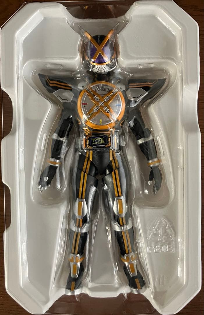 【中古】S.H.フィギュアーツ 真骨彫 仮面ライダーネクストカイザ