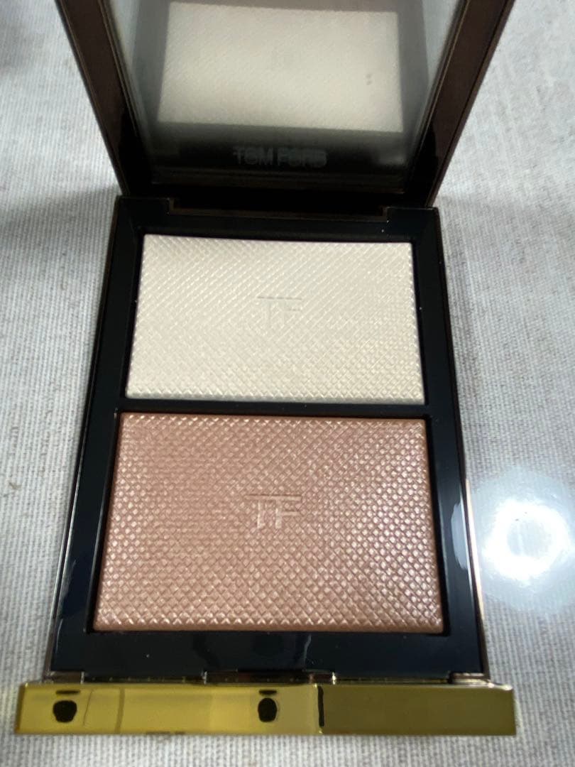 トムフォードスキンイルミネイティングパウダーデュオ