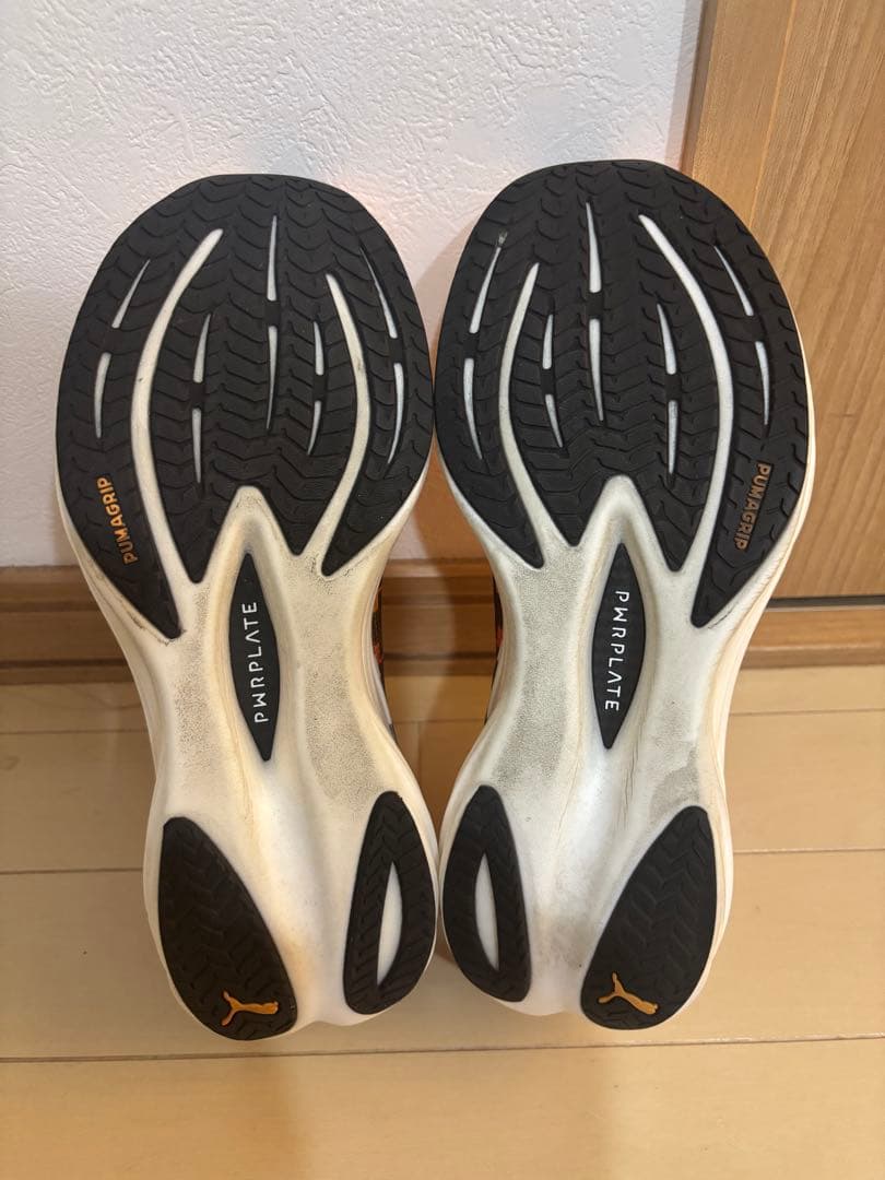 PUMA ディビエイトニトロ３　25.5cm