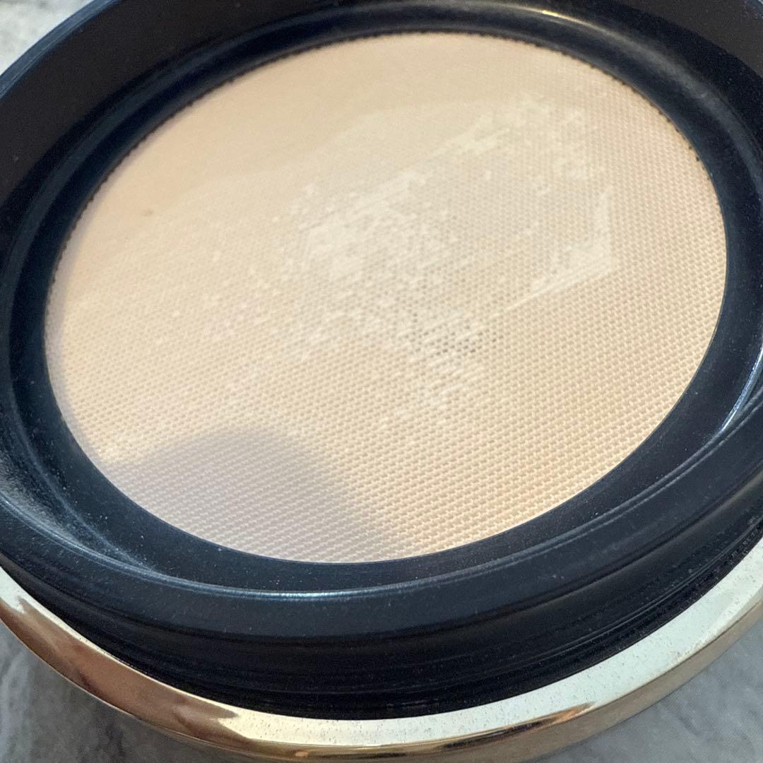 クレドポーボーテ　プードルトランスパラントn M 1 ライト　フェイスパウダー