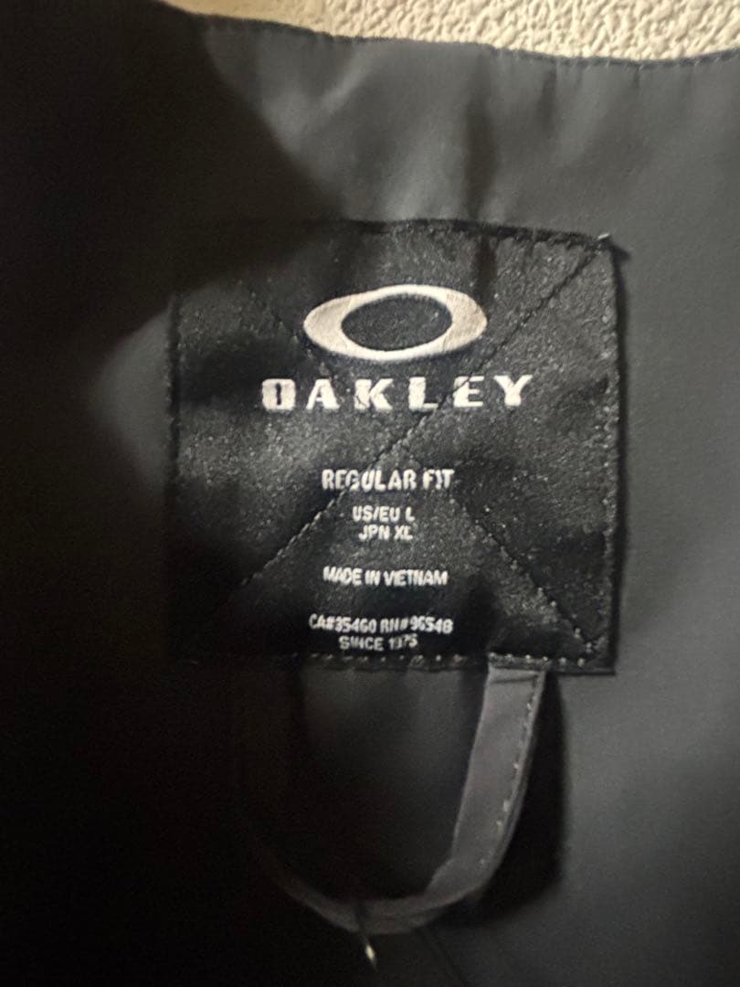 【新品・定価2.9万】オークリー スノボウェア つなぎ　ブラック XL相当